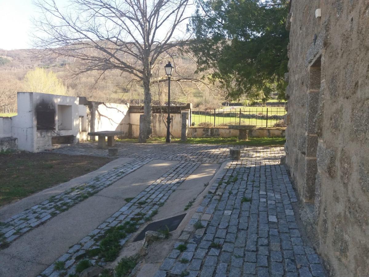 Casa Rural de Benjamin Palencia Villafranca de la Sierra Exterior foto
